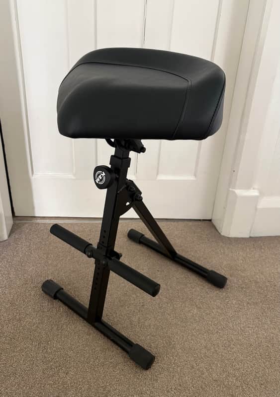 Konig & Meyer 14045 universal performer's stool image 1