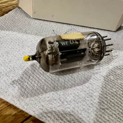 Rare yellow tip Telefunken Ecc83 12ax7 - 803s Special Labratory Select Medical image 2