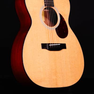 Eastman E1OM Acoustic with Deluxe Bag, Natural image 4