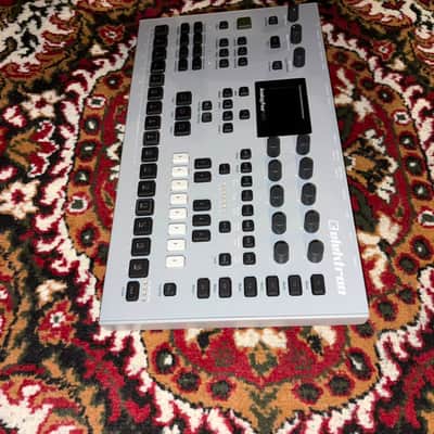 Elektron Analog Four MKII 4-Voice Tabletop Analog Synthesizer 2017 - Present - Grey image 4