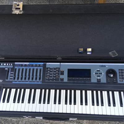 Kurzweil K2661 with extras image 8