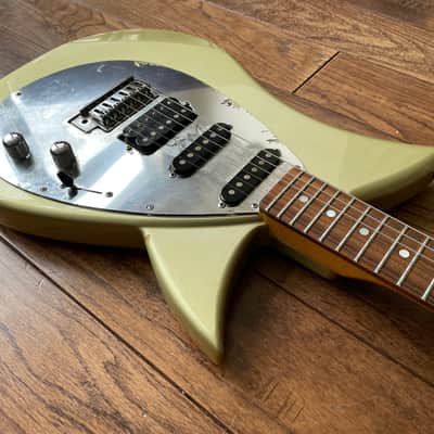 Vintage 1990s Tokai Blazing Fire  HSS Electric Guitar Talbo Reissue Super Strat Sage Mirror MIJ image 7