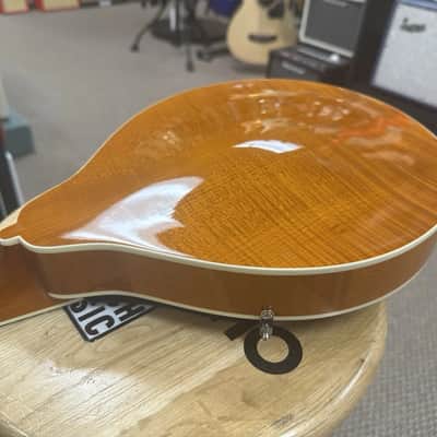Kentucky KM-272 Deluxe Oval Hole A-Style Mandolin Transparent Amber w/ Case image 19