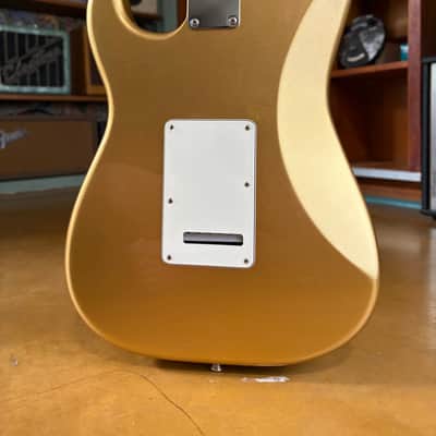 2018 Fender Limited Edition American Special Stratocaster – Aztec Gold Matching Headstock • HSC • COA image 6