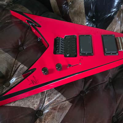 Jackson Demmelition King V ex LONDON CROBAR Soho Metal Rock Bar Artist Signed Phil Demmel Machine Head Signature Flying V EMG 81 85 Zakk Wylde Set Floyd Rose Electric Guitar image 7