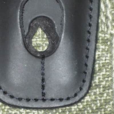 very lightly used Lock-It LIS-001-P2-BLK POLY PRO SERIES Black 2" guitar strap (2" wide, black polypropylene material, patented and brilliant Lock-It strap locking system, leather ends) straps, extend to an extra long 62" in max length image 5