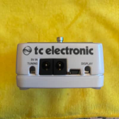 TC Electronic Polytune 3 Polyphonic Tuner Pedal 2017 - Present - White image 5