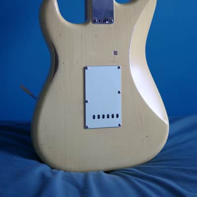 Fender CME Exclusive Road Worn 1960s Stratocaster 2020 - Vintage white image 6