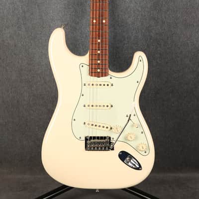 Fender Vintera 60s Stratocaster Modified - Olympic White - 2nd Hand (169820) image 3