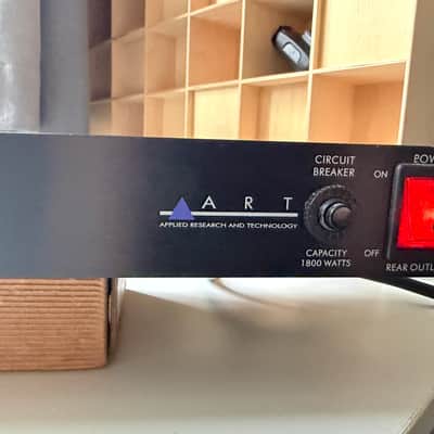 ART PB4X4 Rackmount 8 Outlet Power Conditioner 2008 - Present - Black image 3