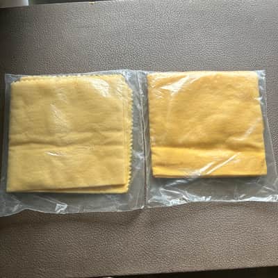 1970s Rickenbacker Polishing Cloths Set of Two *SEALED* imagen 2