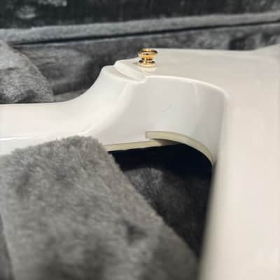 Epiphone Lzzy Hale Signature Explorer 2019 - Alpine White image 9