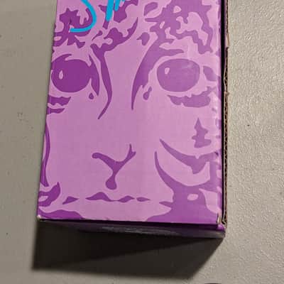 Electro-Harmonix J Mascis Signature Ram’s Head Big Muff Pi 2022 - White / Violet image 3