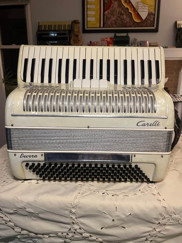Accordion Carelli Devera - White image 1