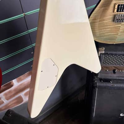 Gibson Brendon Small Snow Falcon Flying V Snow Burst 2013 Electric Guitar image 11
