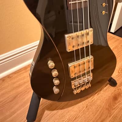 Mint condition Warwick TeamBuilt Idolmaker Pro Series, 4-String - Lefthand Solid Black High Polish Aged look image 2