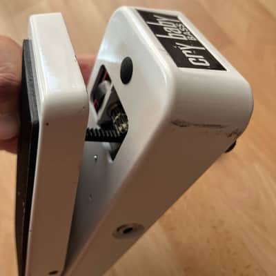 Dunlop 105Q Cry Baby Bass Wah 1999 - Present - White image 3