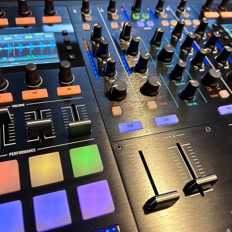 2010s Native Instruments Traktor Kontrol S8 with Flight Case B…