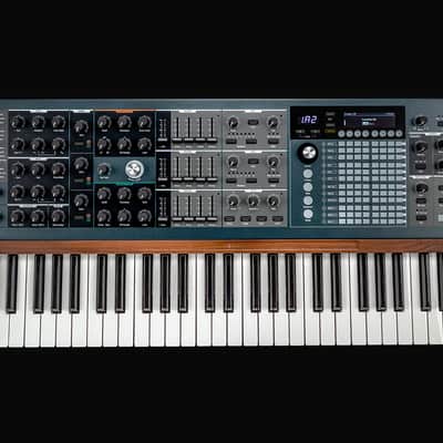 Arturia PolyBrute Noir 61-Key Synthesizer - Black
