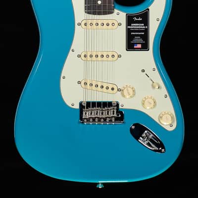 Fender American Professional II Stratocaster Miami Blue Rosewood Fingerboard (181) image 3