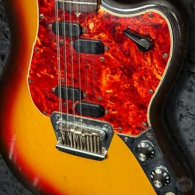 Fender Electric XII from 1966 in 3-tone sunburst with case image 8