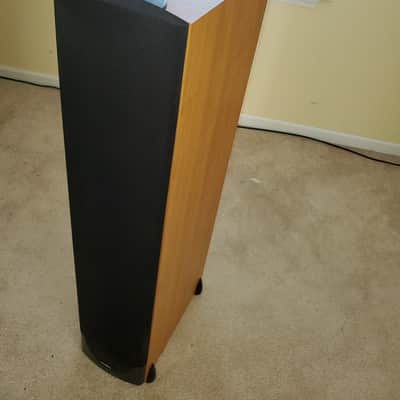 Pair of Paradigm Monitor 11 v5 floor tower speakers Maple/Natural color image 2