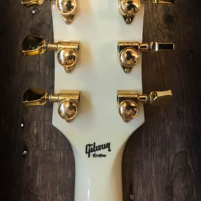 2010 Gibson Custom Shop Paul Custom in Aged White & original hard shell case Les image 8