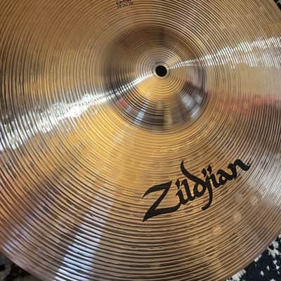 Zildjian 18" I Family Crash Cymbal - Traditional image 2