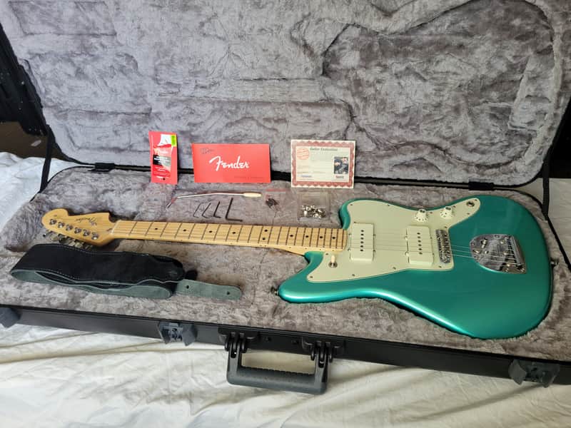 Fender Limited Edition American Professional Jazzmaster 2017 - Mystic Seafoam Green, with hardshell case