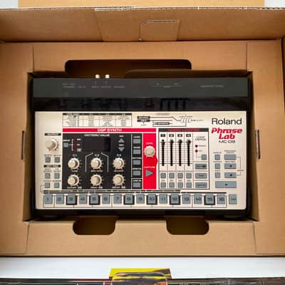 Roland MC-09 Phrase Lab Desktop Synthesizer Module 2002- 2004 - Black and Cream image 4