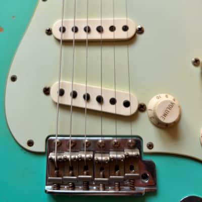 Fender Custom Shop '62 Stratocaster Heavy Relic Seafoam Green image 13