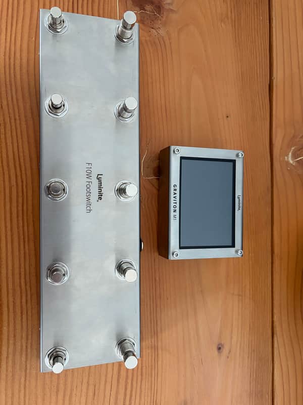 Luminite Graviton M1 with F10W footswitch 2025 - Chrome image 1