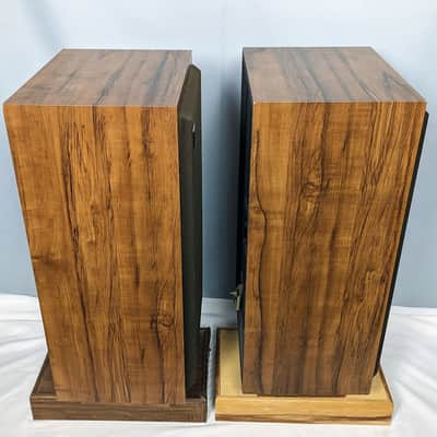 Cerwin Vega D3 3-Way 10" Speakers w/ Stands - 1980s - Beautiful Pair Bild 20