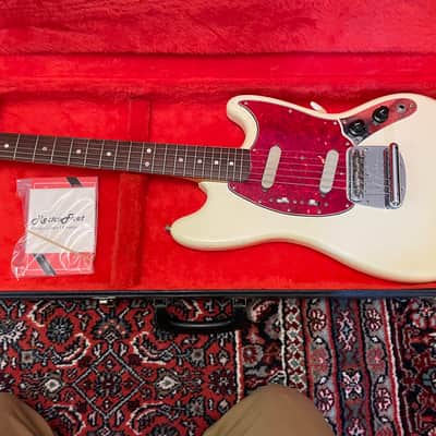 Fender Mustang Guitar with Rosewood Fretboard 1964 - 1969 - Olympic White image 1