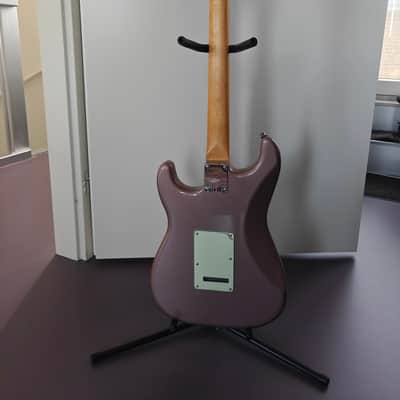 Fender Vintera '60s Stratocaster Modified with Pau Ferro Fretboard 2019 - 2021 Burgundy Mist Metallic image 2