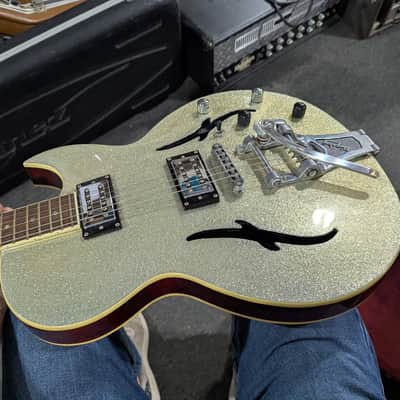 Michael Kelly Semi-hollow guitar - Glitter finish image 4