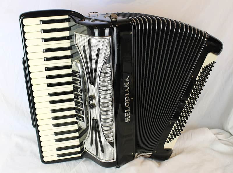 8422 - Black Chrome Melodiana Mod.5770 Piano Accordion LMH 41 120 image 1