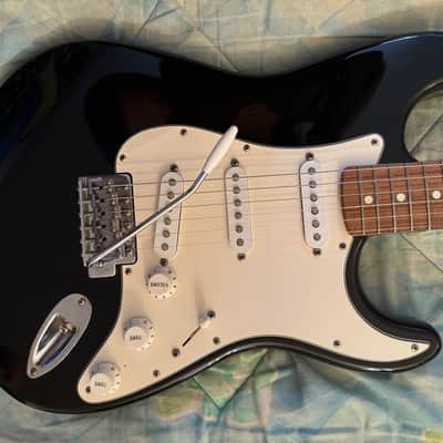 1999 FENDER Standard Stratocaster SSS - Rosewood, BLACK image 2