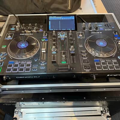 DENON PRIME 2 (Pre owned - With Pro case -Super clean - 30 days warranty) Professional Digital DJ System with Touchscreen 2010s - Black image 2