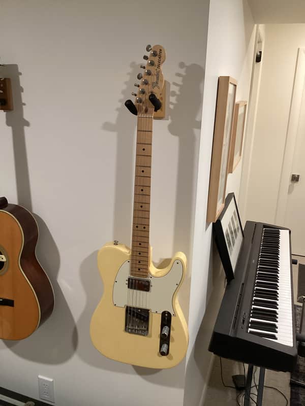 Fender American Performer Telecaster Hum with Maple Fretboard 2018 - Present - Vintage White