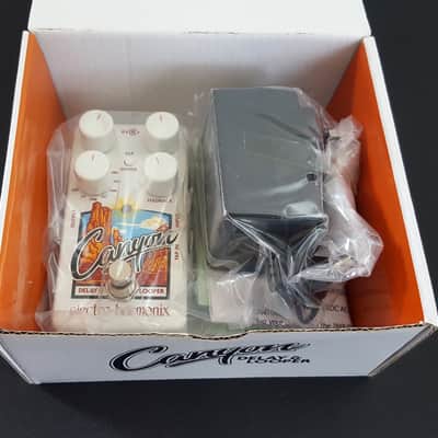 Electro-Harmonix Canyon Delay w/Power Supply 2017 - Present - White image 12