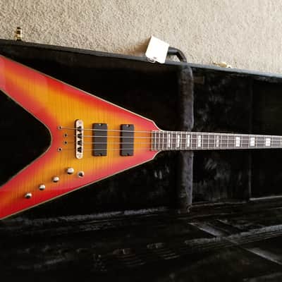 Dean DOA V Bass 2004 Cherryburst image 5