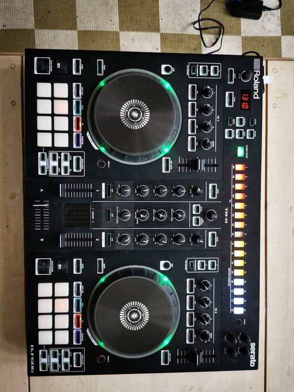 Roland DJ-505 DJ Controller 2010s - Black image 1