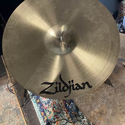 Zildjian - 18" A Series Medium Thin Crash Cymbal 1982 - 2012 - Traditional image 7