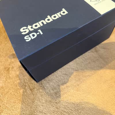 Universal Audio Standard SD-1 Cardioid Dynamic Microphone 2022 - Present - White image 1