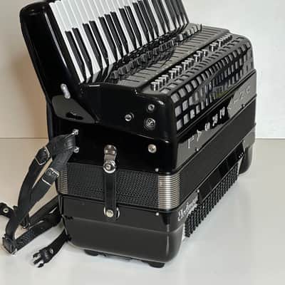 Universal Electrovox Fullsize Piano Accordion LMM (41 key / 120 Bass) W/ Case image 4