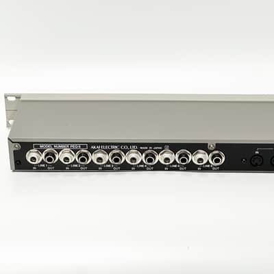 Akai PEQ6 1988 - gray image 7