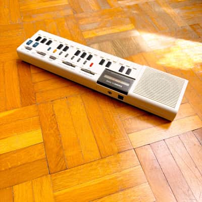 Vintage CASIO VL-1 VL Tone keyboard Classic RETRO synth made in Japan in 1984! With original leather case! Batteries included! image 6