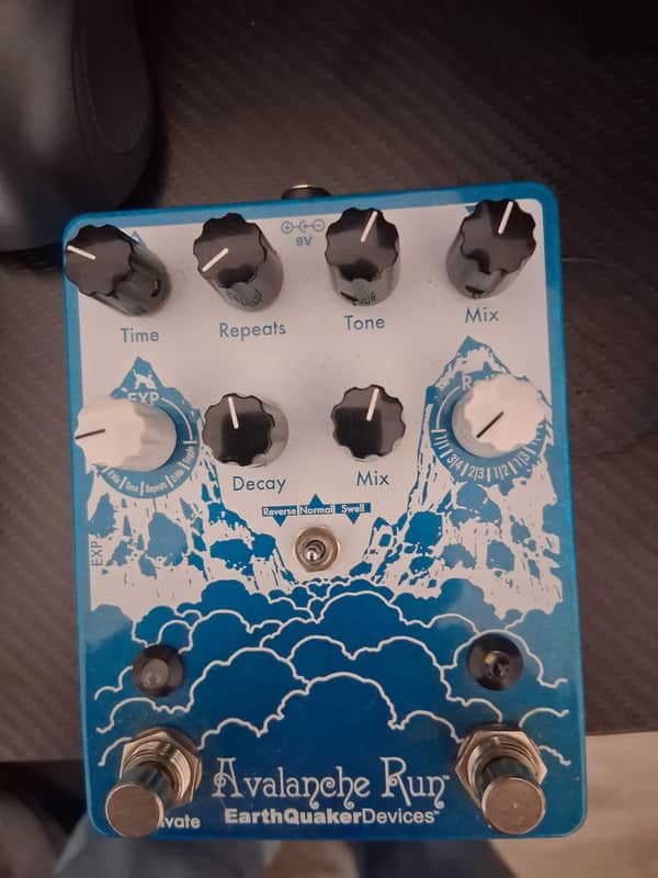 EarthQuaker Devices Avalanche Run Stereo Reverb & Delay with Tap Tempo V2