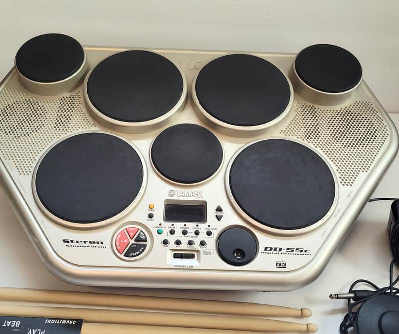 Yamaha DD-55c electronic table-top drum set w. pedals, sticks &  ac adapter image 1